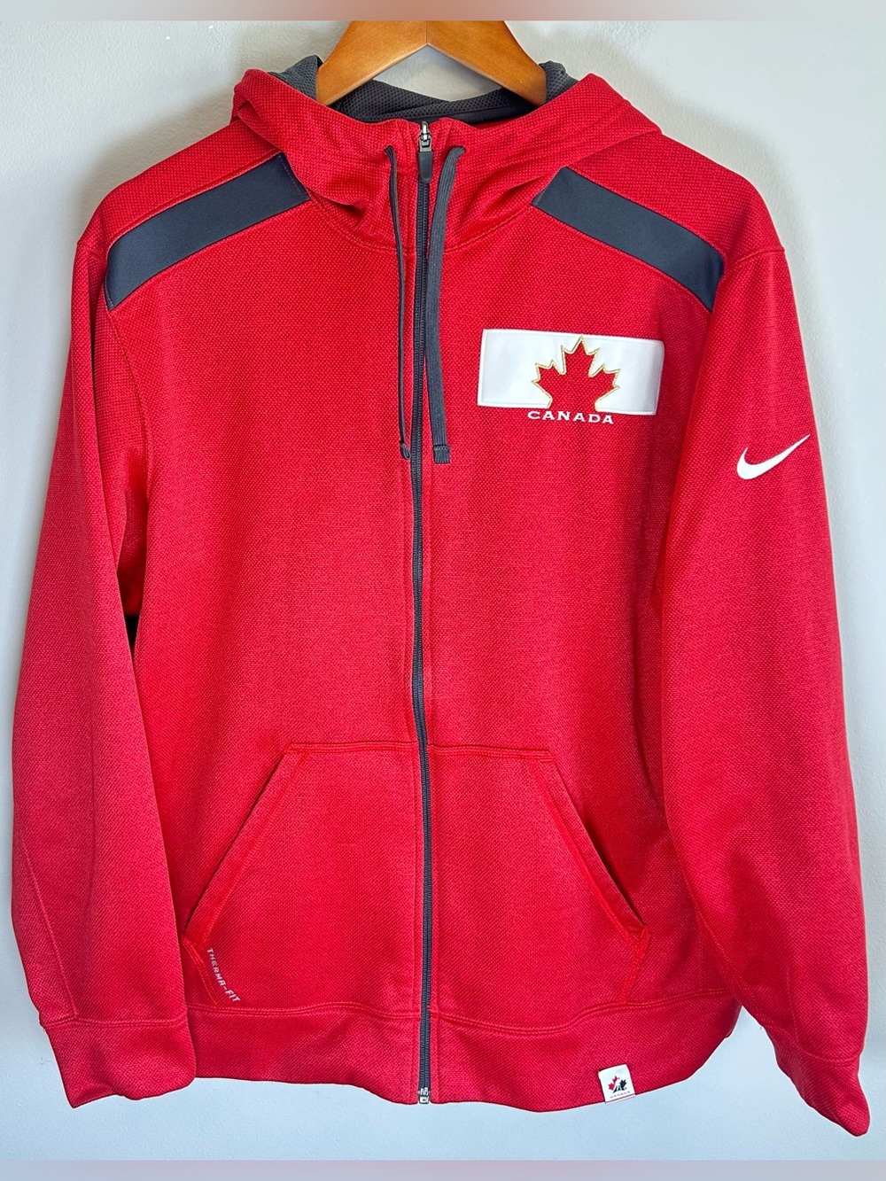 Nike Therma-Fit Team Canada Hockey Men’s Hoodie Sweater Size L Red Embroidered